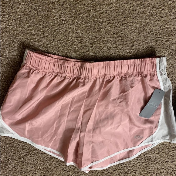 2 gym shorts - Picture 3 of 11